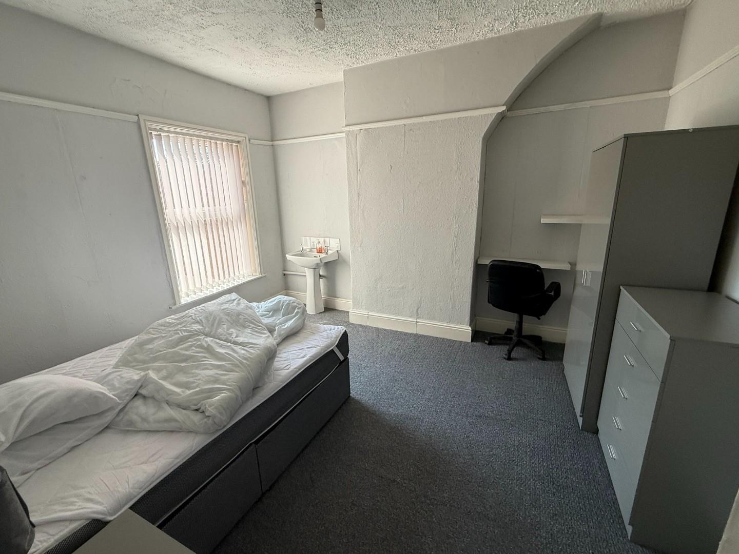 142 upstairs room.jpg